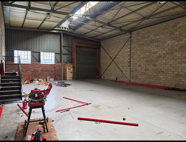 394M² MINI FACTORY TO LET IN KYA SANDS